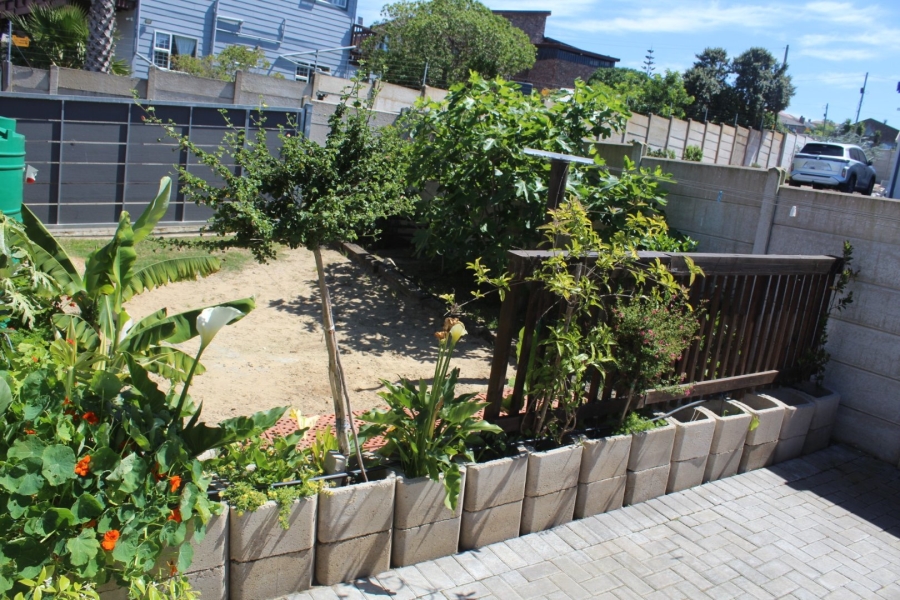 4 Bedroom Property for Sale in Dana Bay Western Cape